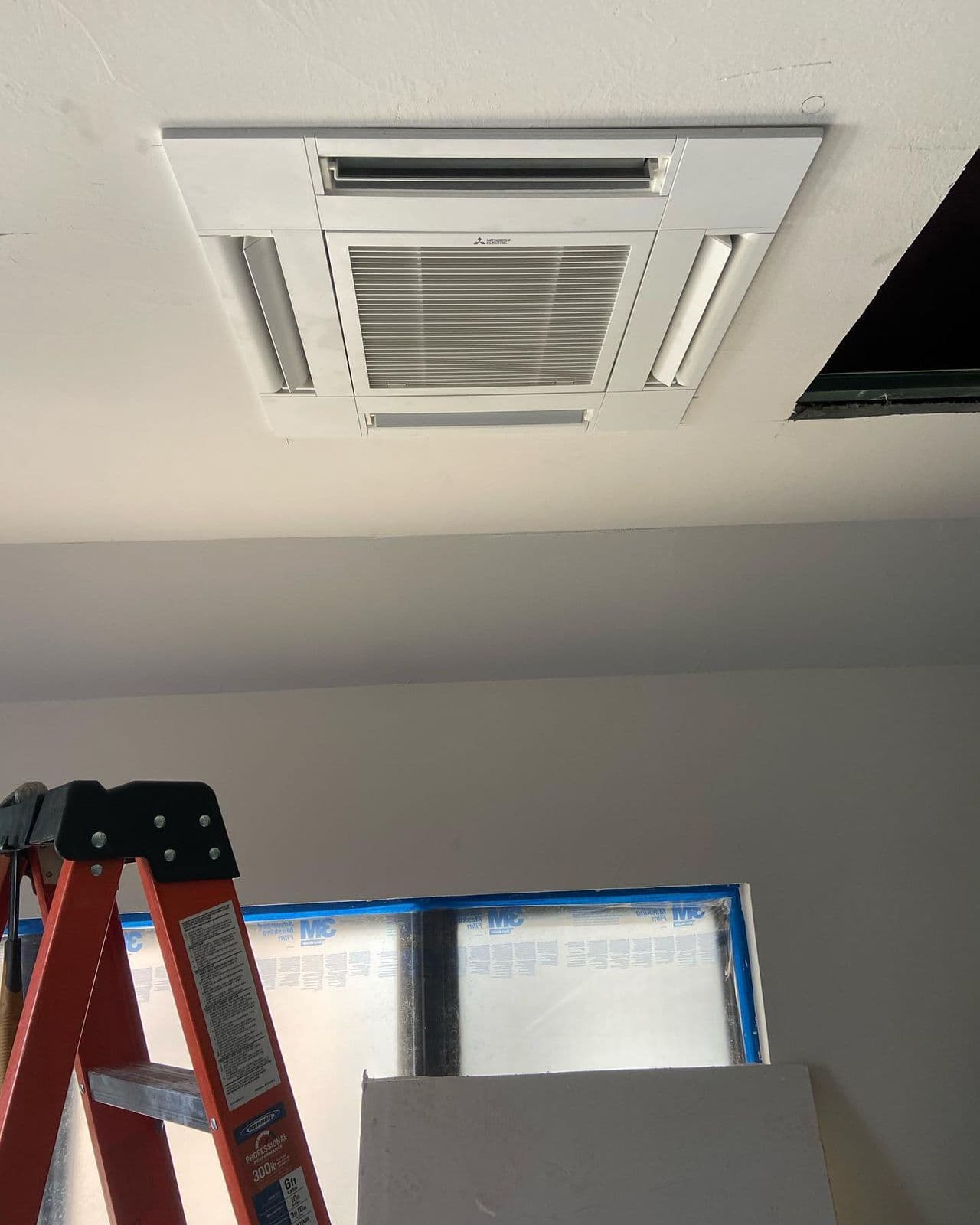 Ceiling cassette mini split indoor unit